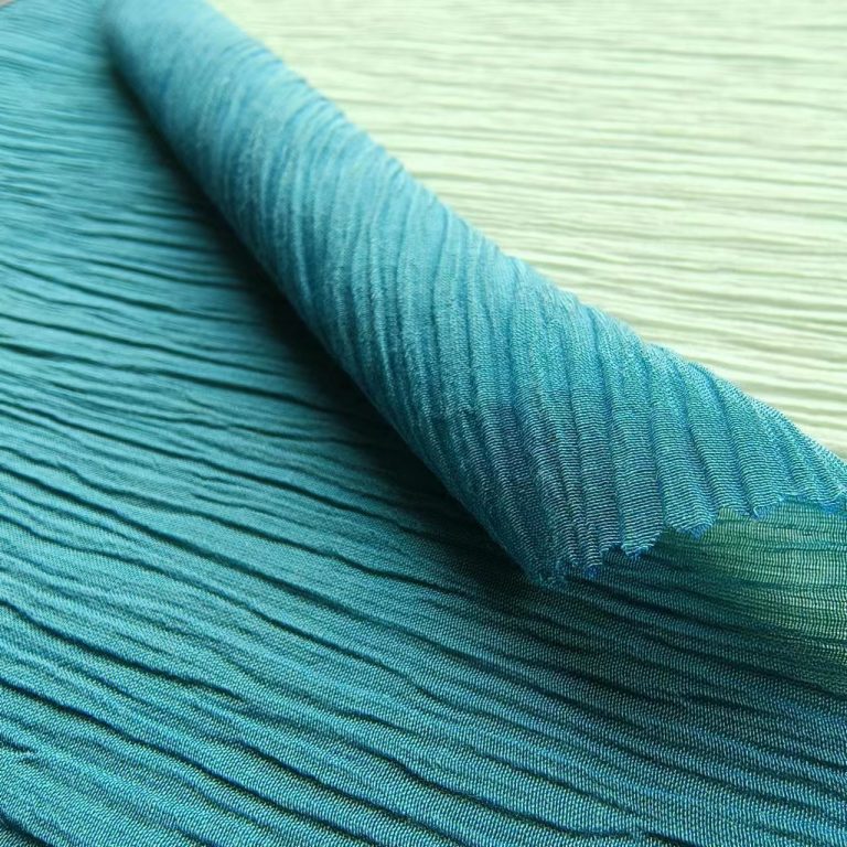 Silk Cotton Silk Crinkle Fabric 23%S 77%R For Skirts And Shirts
